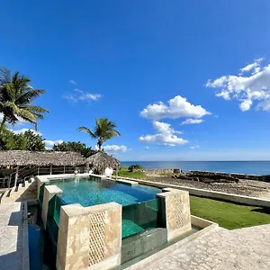 Triton Boutique & Restaurant Hotel
